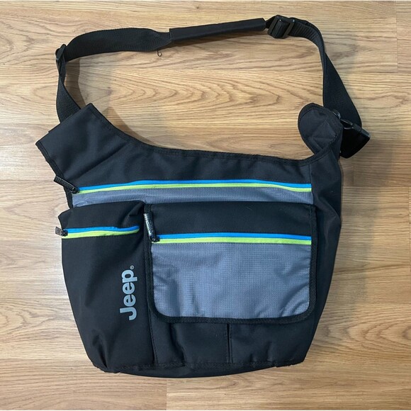 Brand New, never used, without Tags Jeep Crossbody/Shoulder Messenger Bag - Picture 1 of 7